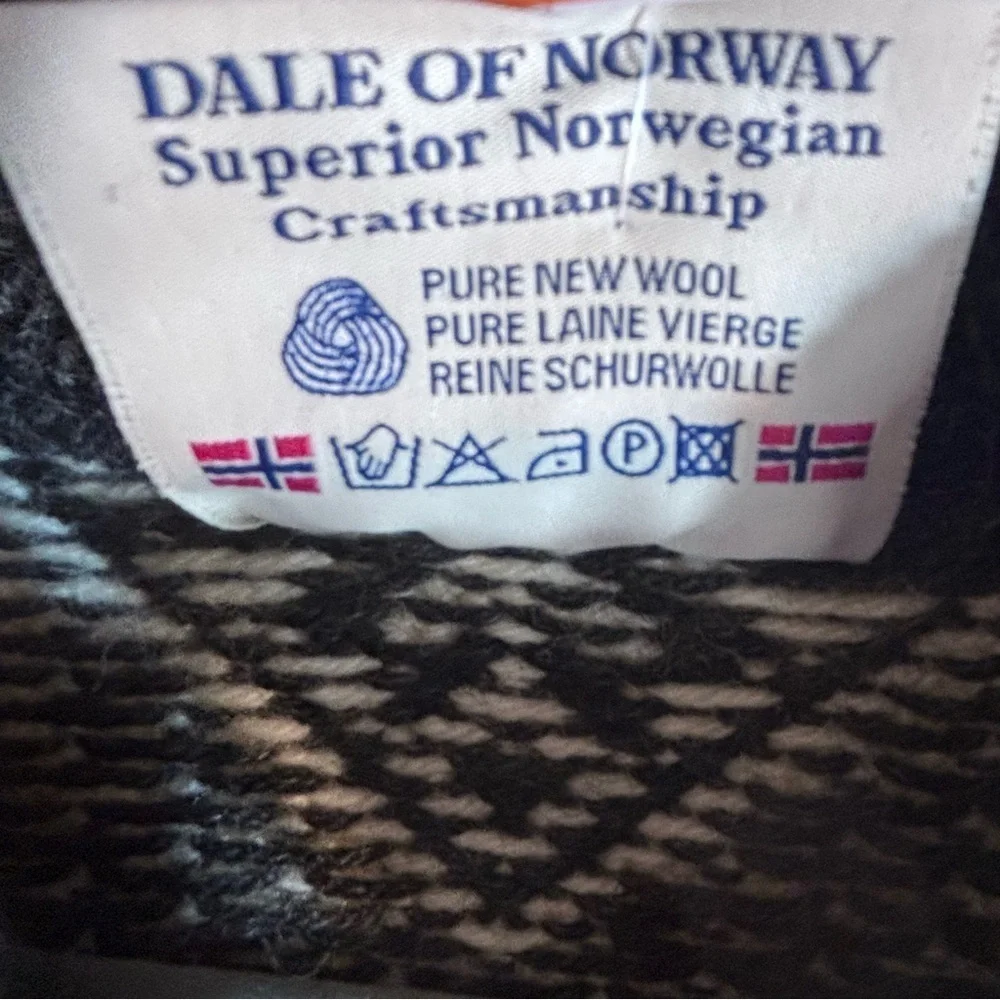 DALE OF NORWAY Sz S Scandinavian Style Wool Sweater Long Sleeve Colourful Cozy - Picture 7 of 8